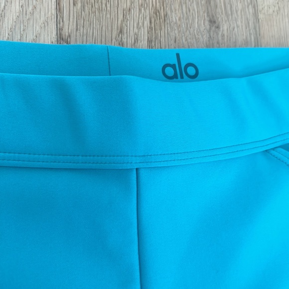 ALO YOGA NWT High-Waist 4 Pocket Utility Legging size M OCEAN TEAL - Picture 4 of 10